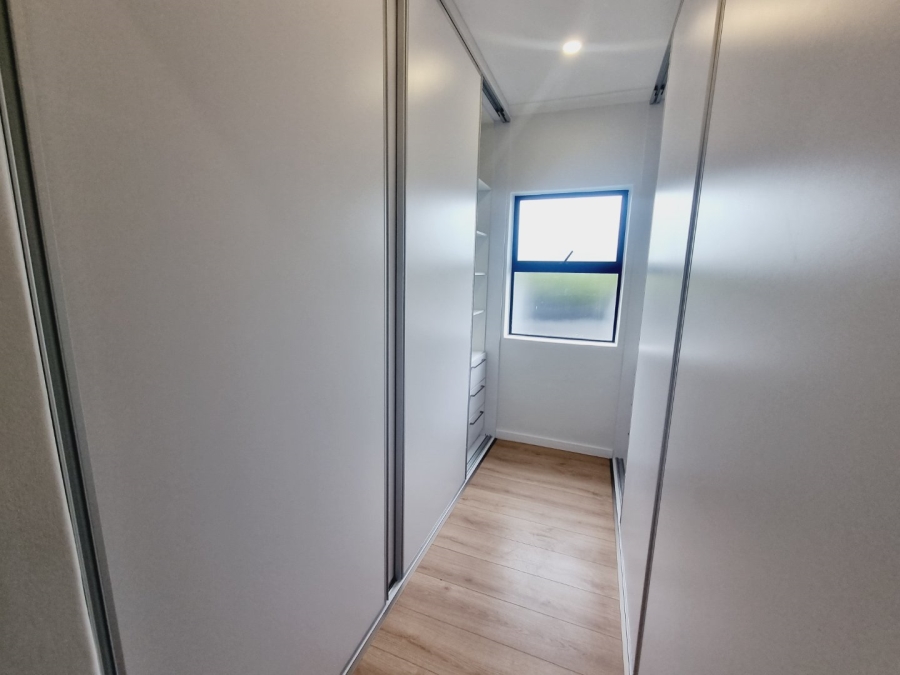 5 Bedroom Property for Sale in Sandown Western Cape